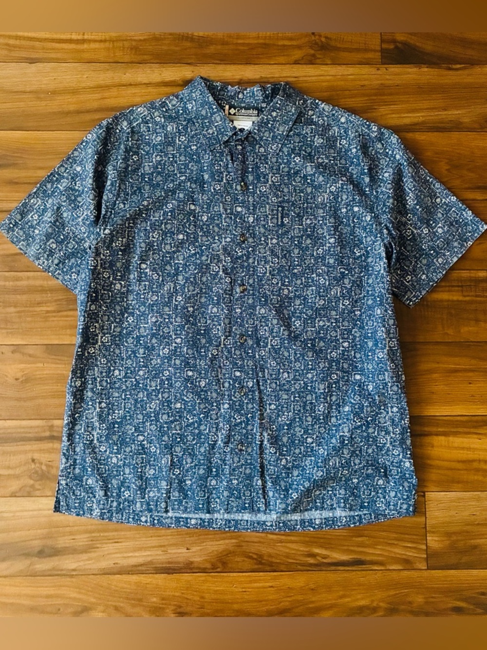 Columbia Sportswear Company Men’s Short Sleeve Size L Floral Print